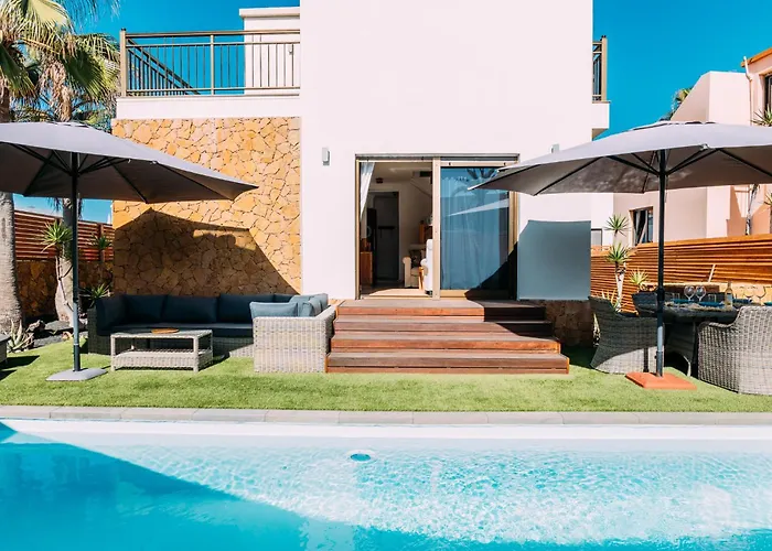 Paradise Beach House: Piscina Privada, Playa 100M